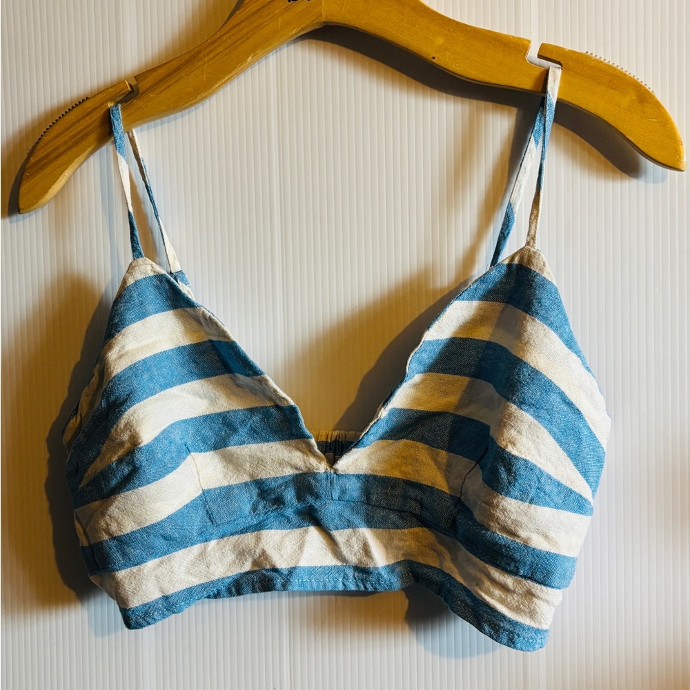 a new day Blue and White Striped Women’s top size small